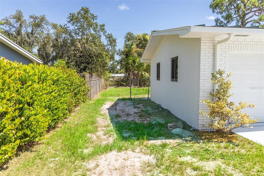 For Sale: $359,000 (3 beds, 2 baths, 1516 Square Feet)