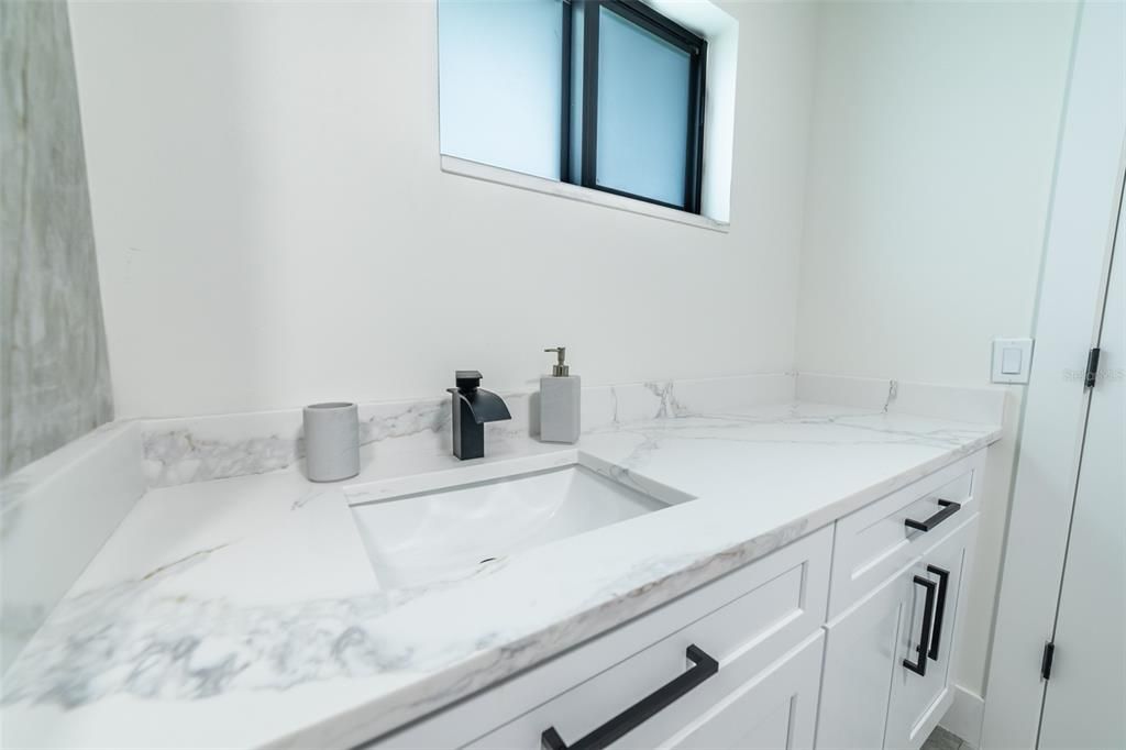 For Sale: $359,000 (3 beds, 2 baths, 1516 Square Feet)