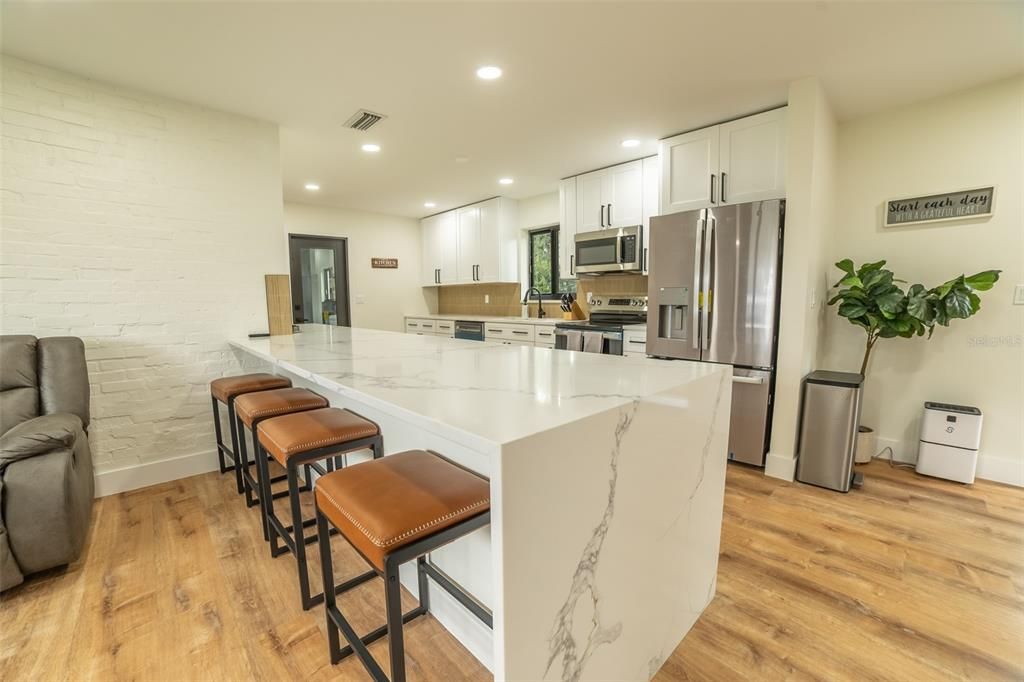 For Sale: $359,000 (3 beds, 2 baths, 1516 Square Feet)