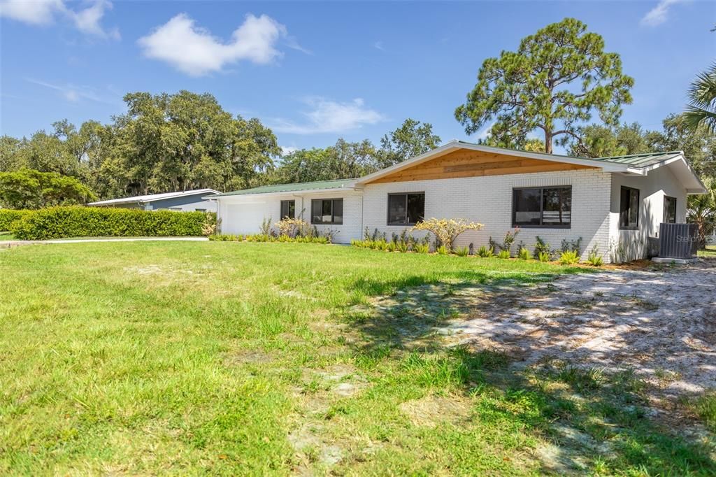 For Sale: $359,000 (3 beds, 2 baths, 1516 Square Feet)