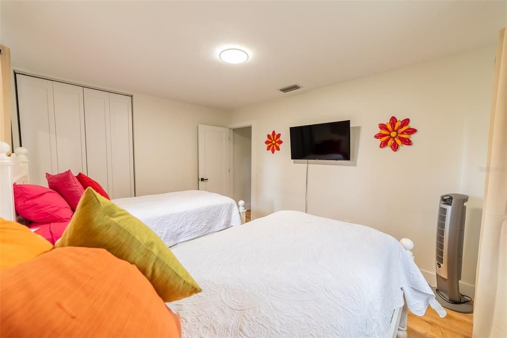 For Sale: $359,000 (3 beds, 2 baths, 1516 Square Feet)