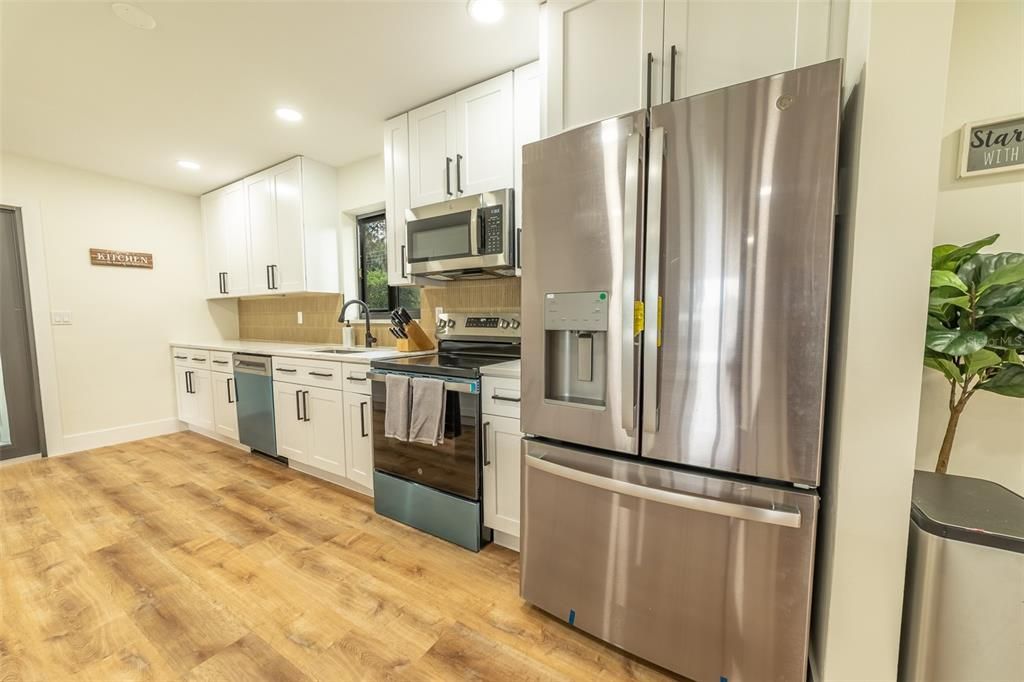 For Sale: $359,000 (3 beds, 2 baths, 1516 Square Feet)