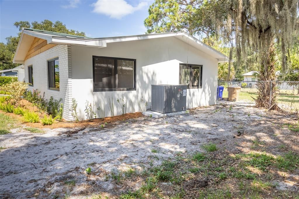 For Sale: $359,000 (3 beds, 2 baths, 1516 Square Feet)