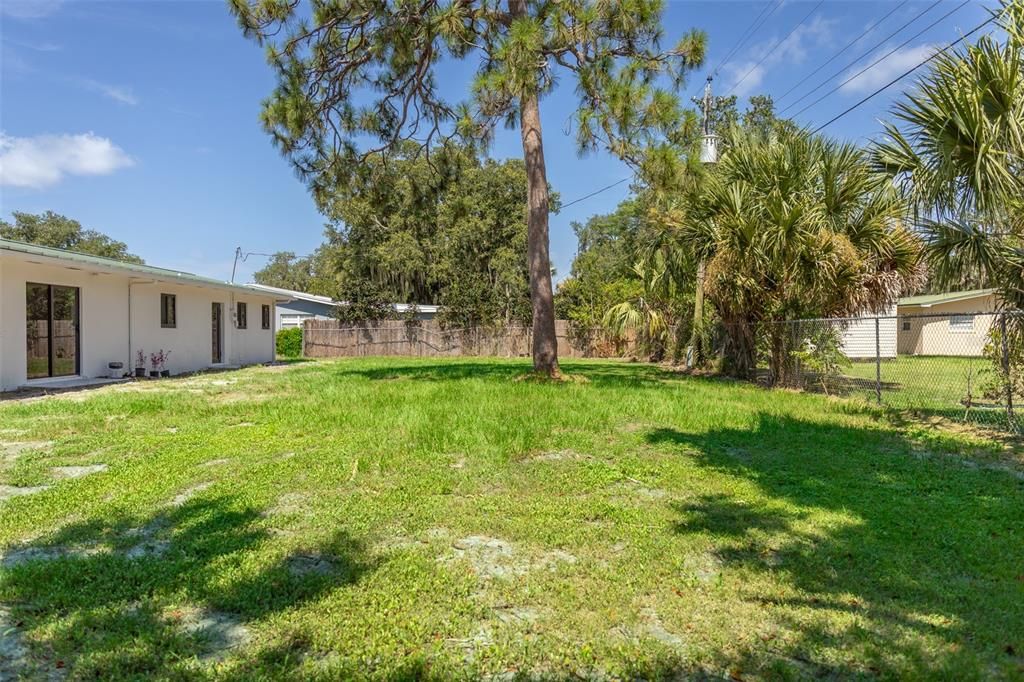 For Sale: $359,000 (3 beds, 2 baths, 1516 Square Feet)