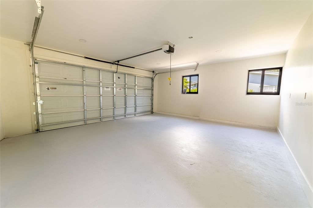 For Sale: $359,000 (3 beds, 2 baths, 1516 Square Feet)