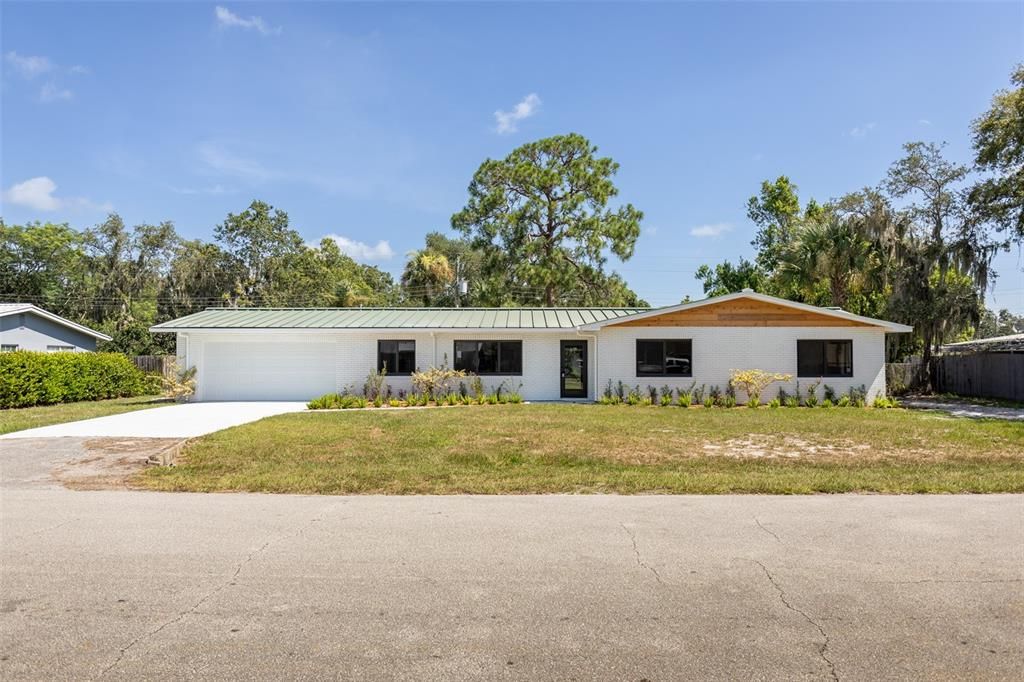 For Sale: $359,000 (3 beds, 2 baths, 1516 Square Feet)