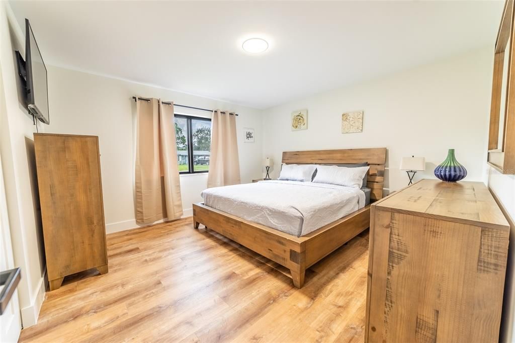 For Sale: $359,000 (3 beds, 2 baths, 1516 Square Feet)