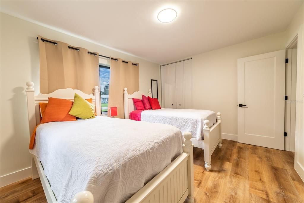 For Sale: $359,000 (3 beds, 2 baths, 1516 Square Feet)