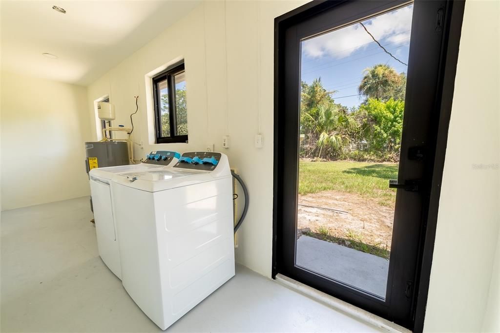 For Sale: $359,000 (3 beds, 2 baths, 1516 Square Feet)