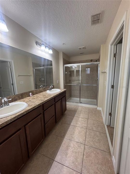 En Venta: $395,000 (3 camas, 2 baños, 1916 Pies cuadrados)