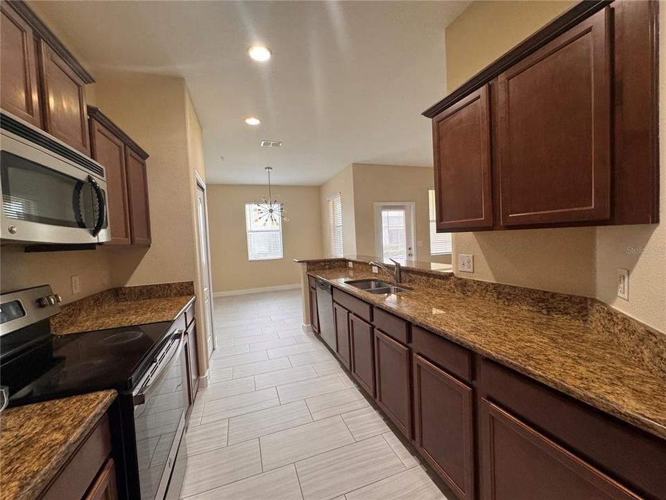 En Venta: $395,000 (3 camas, 2 baños, 1916 Pies cuadrados)