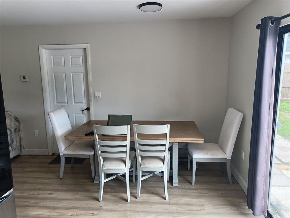 For Sale: $240,000 (3 beds, 2 baths, 1008 Square Feet)