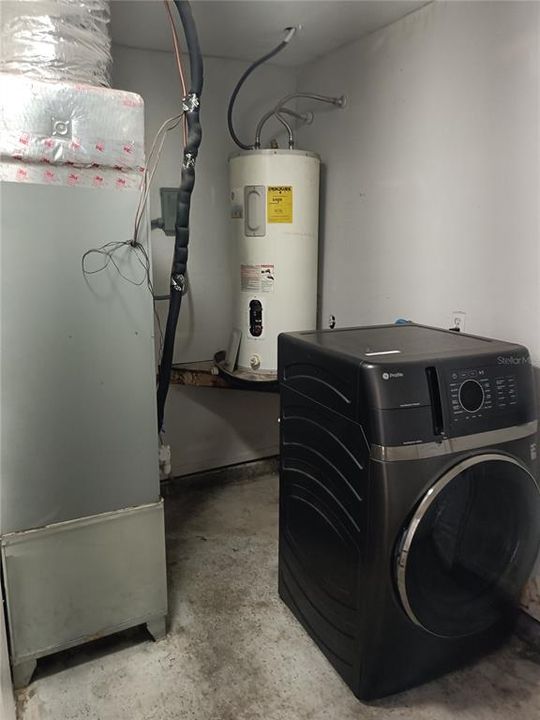 For Sale: $240,000 (3 beds, 2 baths, 1008 Square Feet)