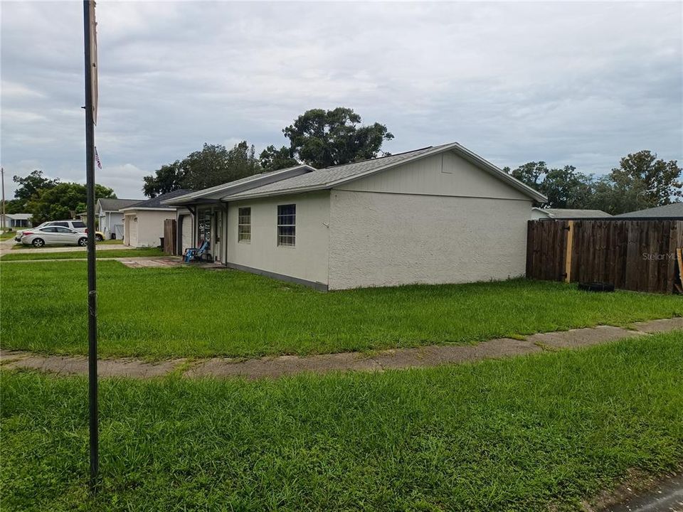 For Sale: $240,000 (3 beds, 2 baths, 1008 Square Feet)