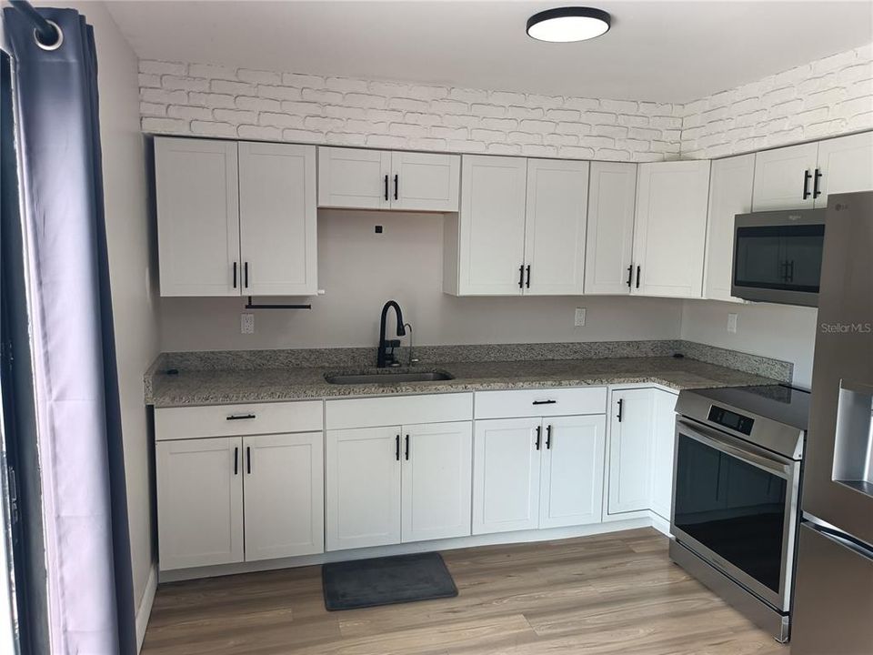 For Sale: $240,000 (3 beds, 2 baths, 1008 Square Feet)