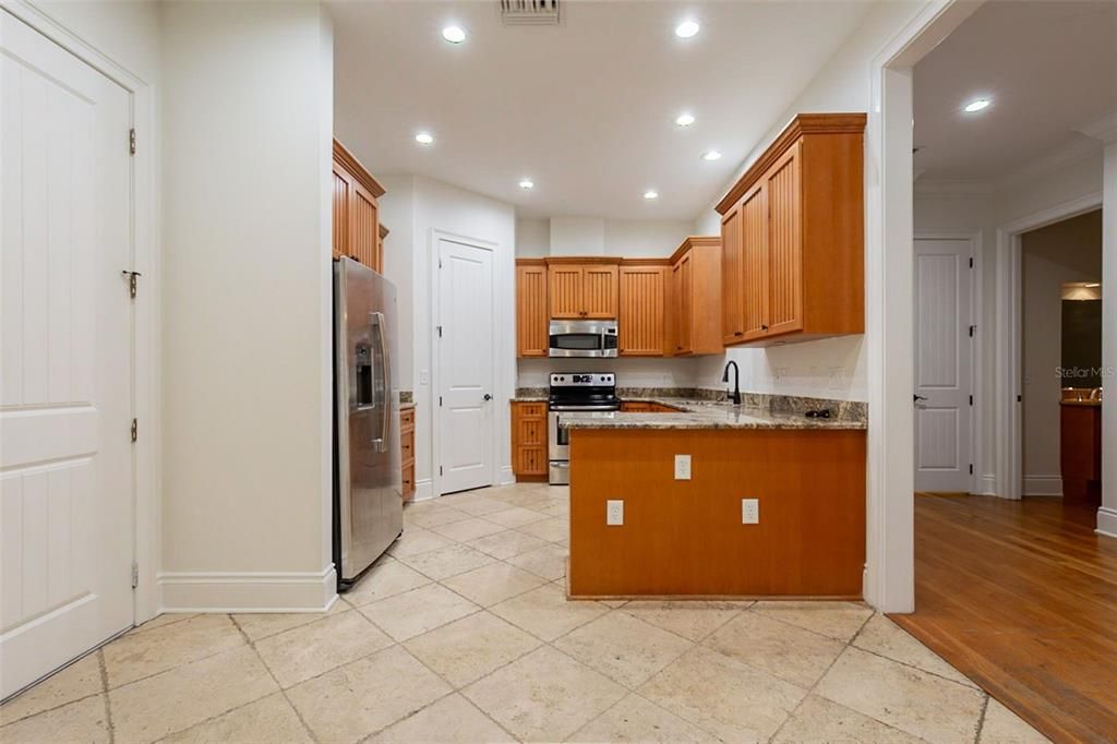 На продажу: $869,900 (3 спален, 2 ванн, 2598 Квадратных фут)