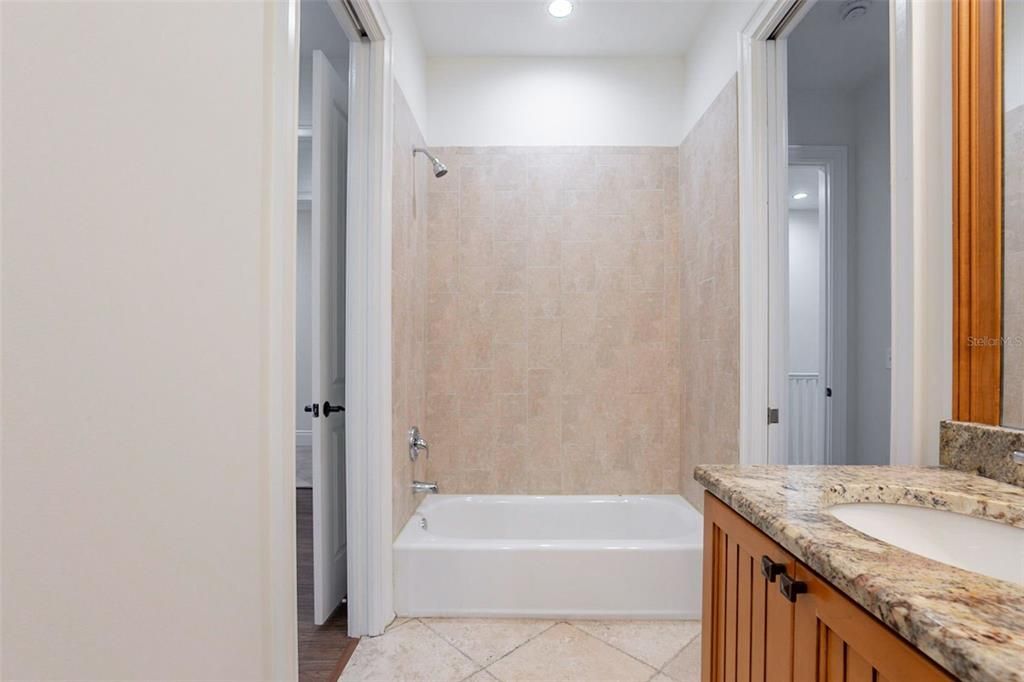 На продажу: $869,900 (3 спален, 2 ванн, 2598 Квадратных фут)