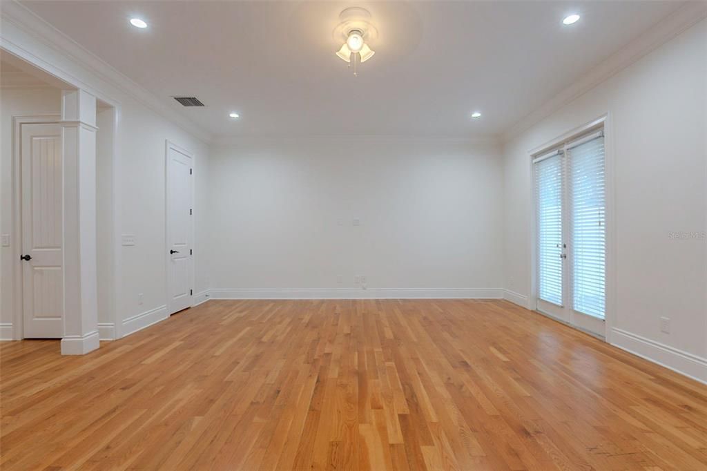 На продажу: $869,900 (3 спален, 2 ванн, 2598 Квадратных фут)