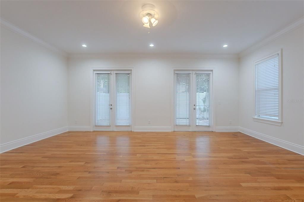 На продажу: $869,900 (3 спален, 2 ванн, 2598 Квадратных фут)