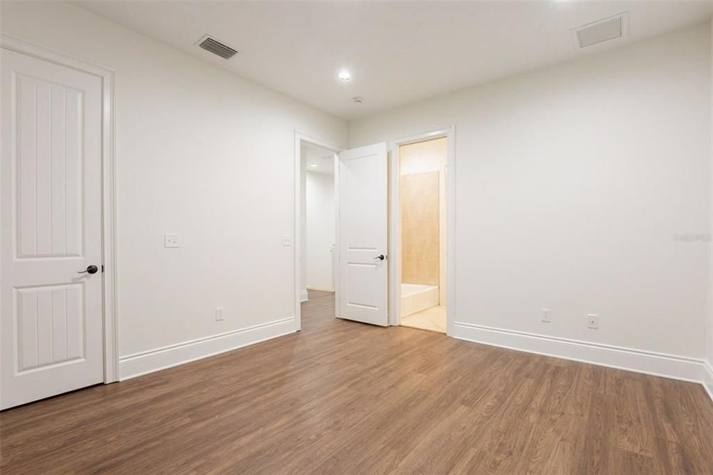 На продажу: $869,900 (3 спален, 2 ванн, 2598 Квадратных фут)