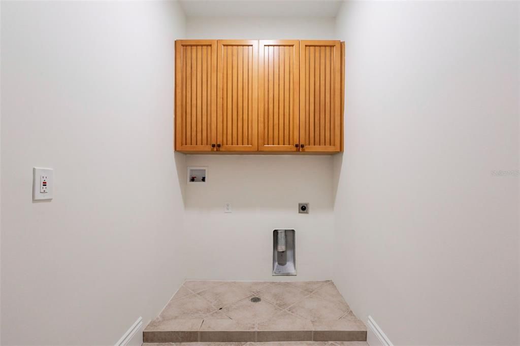 На продажу: $869,900 (3 спален, 2 ванн, 2598 Квадратных фут)