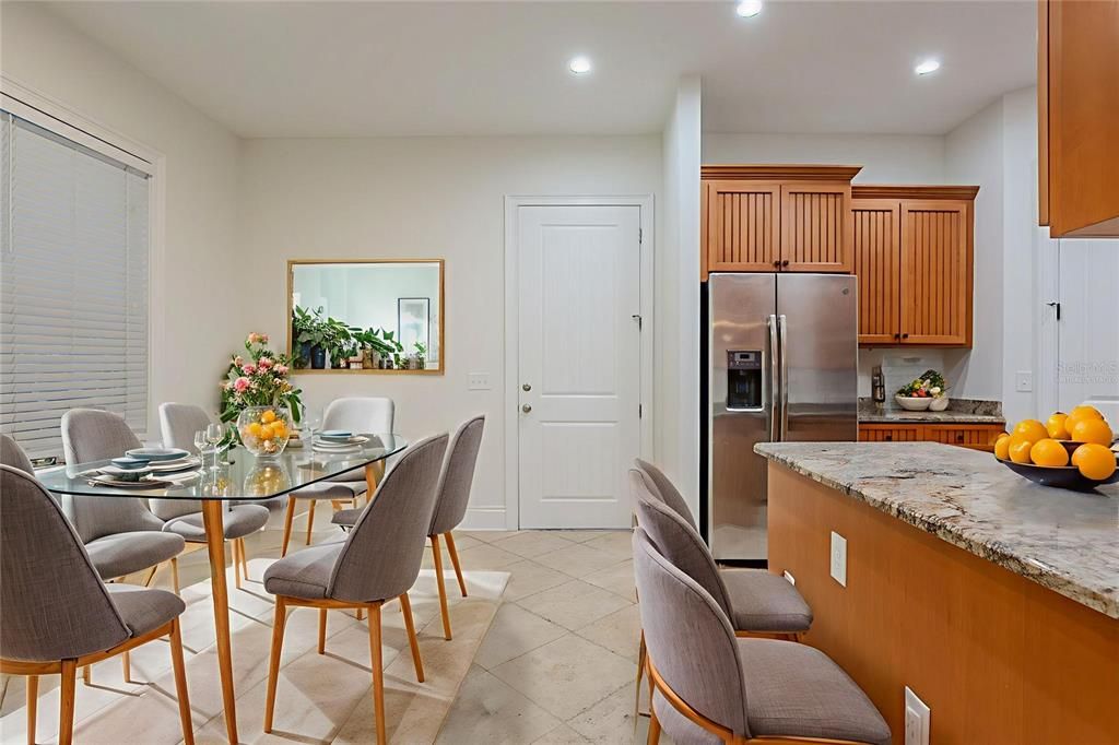 На продажу: $869,900 (3 спален, 2 ванн, 2598 Квадратных фут)