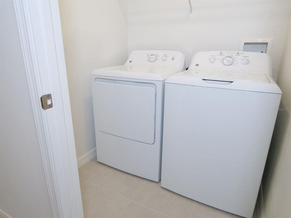 For Rent: $2,145 (3 beds, 2 baths, 1634 Square Feet)