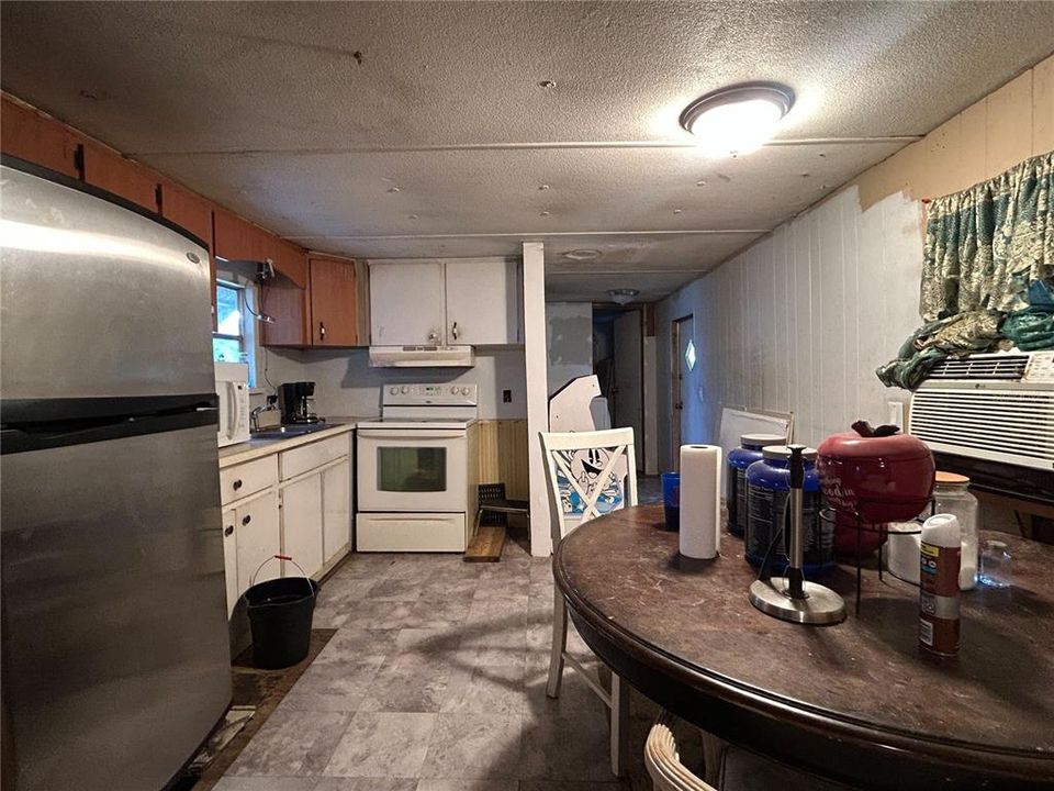 待售: $138,600 (4 贝兹, 4 浴室, 1700 平方英尺)