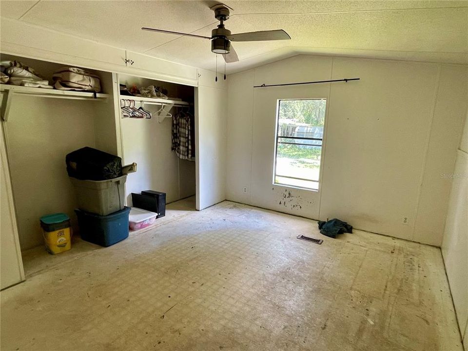 待售: $138,600 (4 贝兹, 4 浴室, 1700 平方英尺)