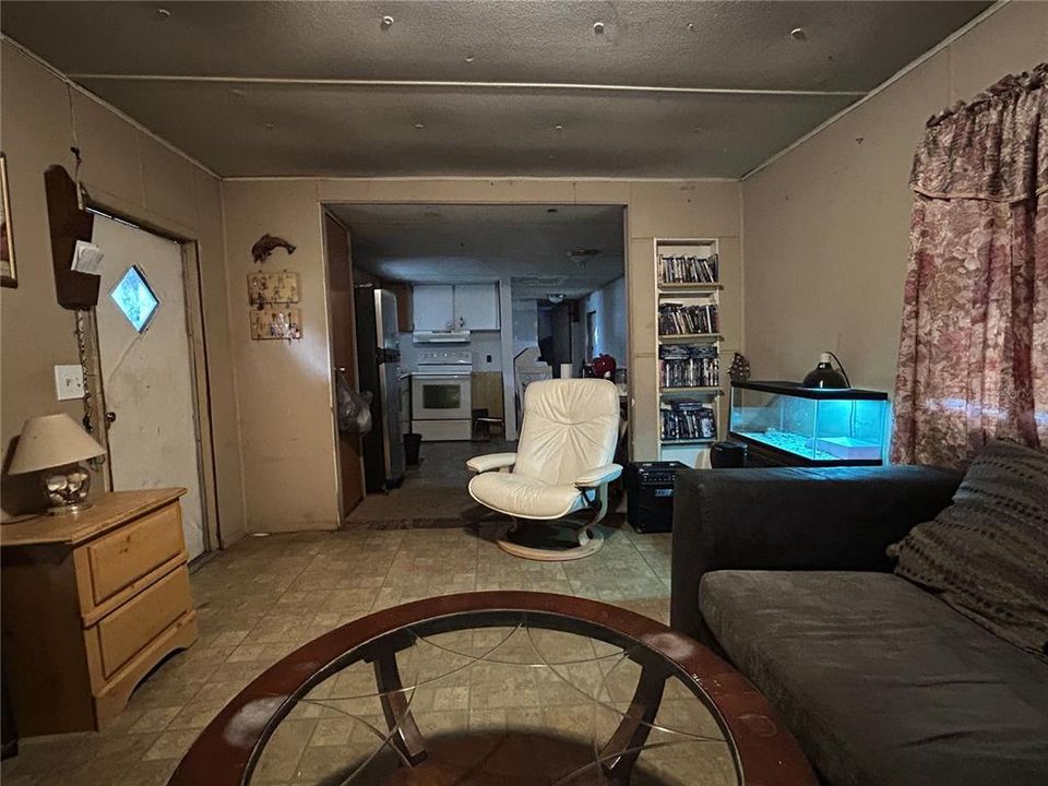 待售: $138,600 (4 贝兹, 4 浴室, 1700 平方英尺)