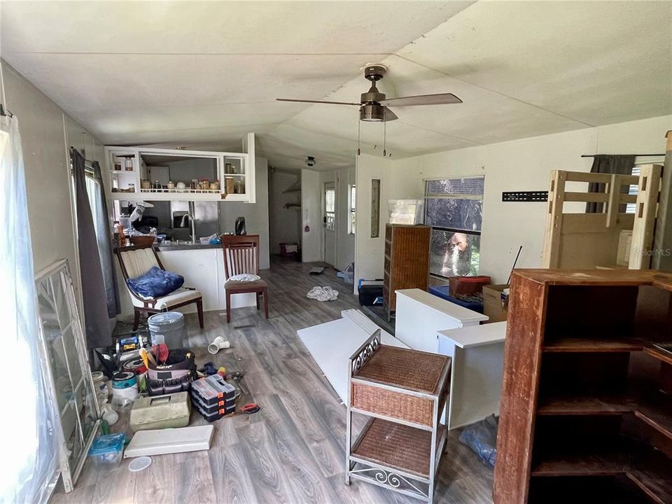 待售: $138,600 (4 贝兹, 4 浴室, 1700 平方英尺)