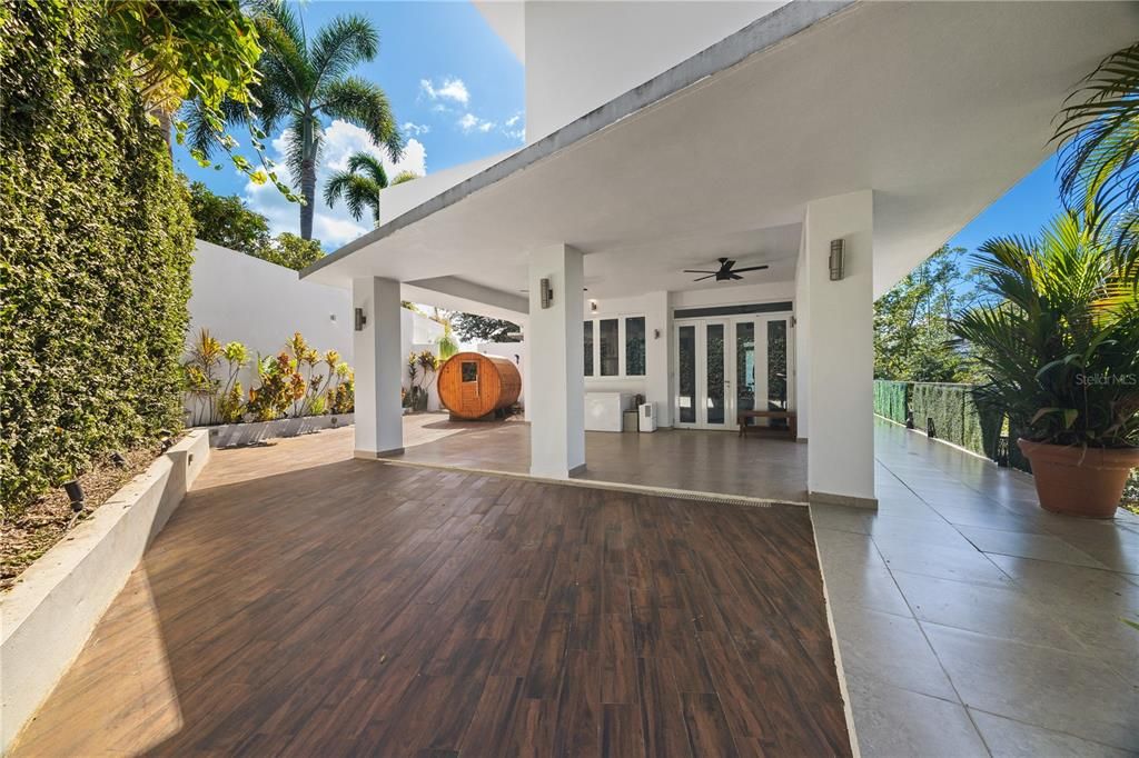 En Venta: $797,000 (5 camas, 4 baños, 3162 Pies cuadrados)