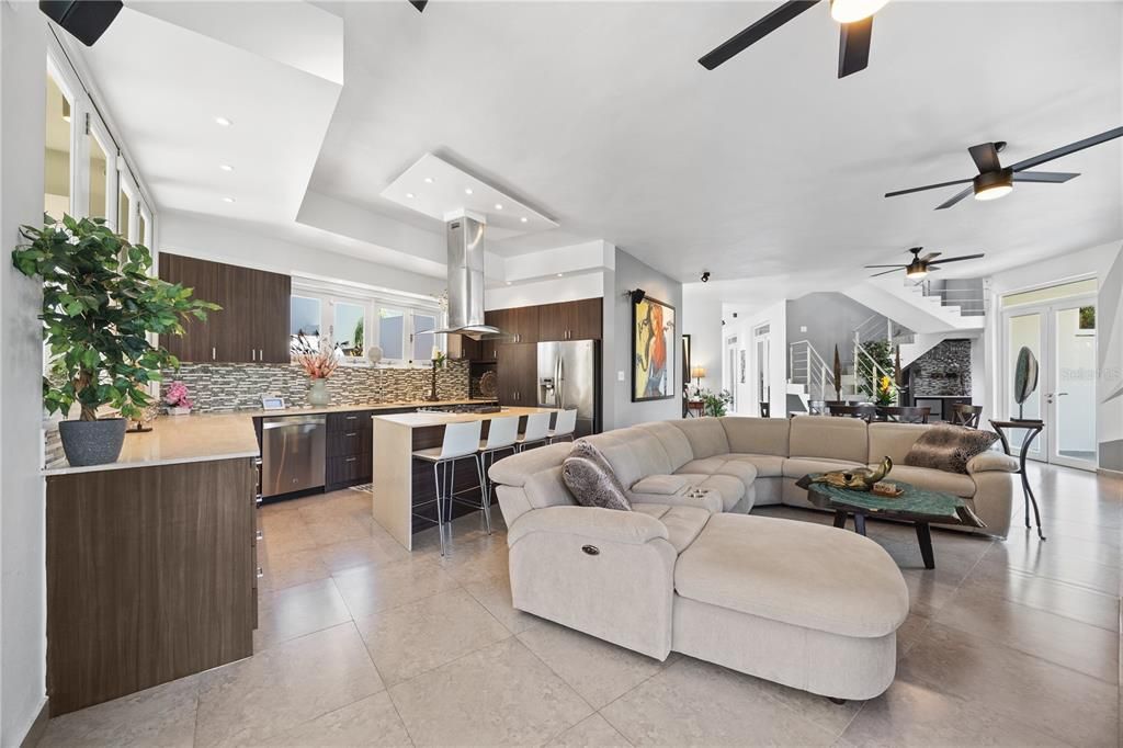 En Venta: $797,000 (5 camas, 4 baños, 3162 Pies cuadrados)