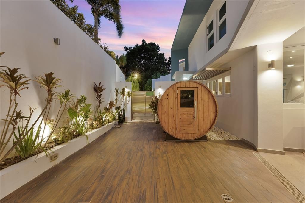 En Venta: $797,000 (5 camas, 4 baños, 3162 Pies cuadrados)