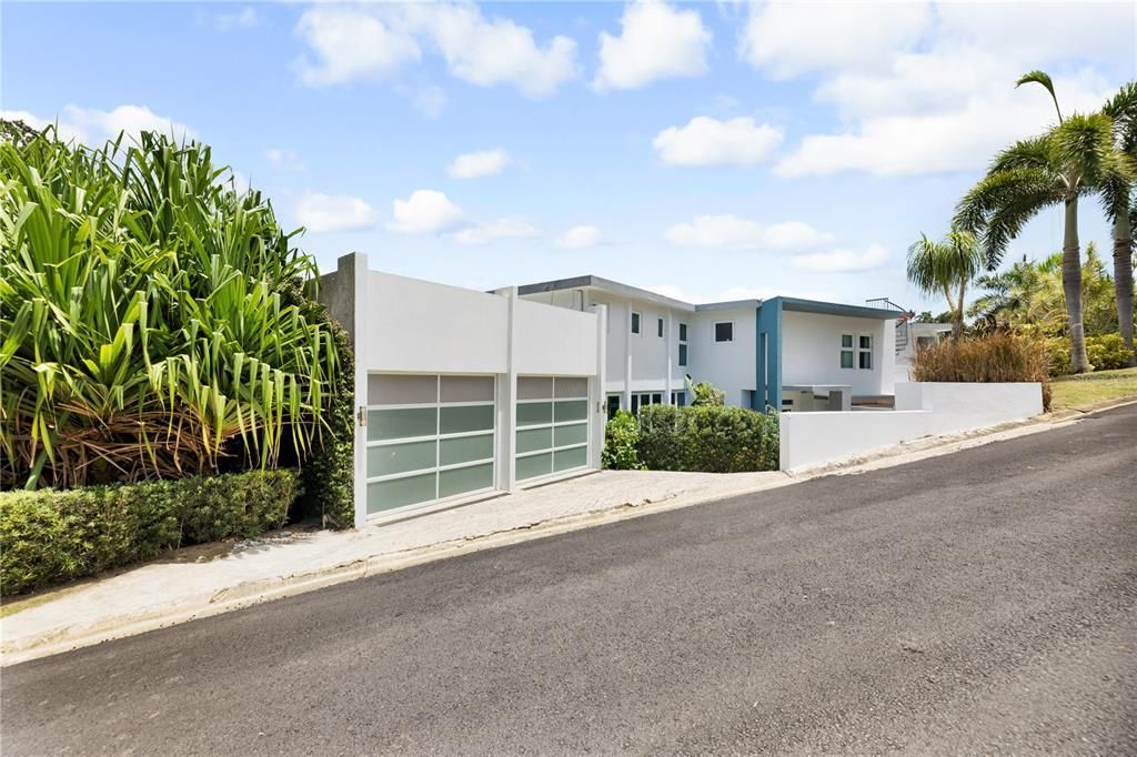 En Venta: $797,000 (5 camas, 4 baños, 3162 Pies cuadrados)