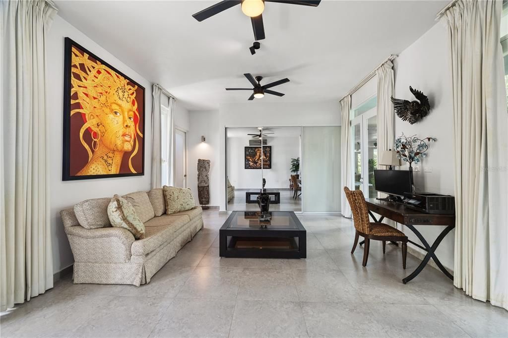 En Venta: $797,000 (5 camas, 4 baños, 3162 Pies cuadrados)