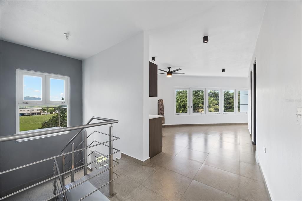 En Venta: $797,000 (5 camas, 4 baños, 3162 Pies cuadrados)