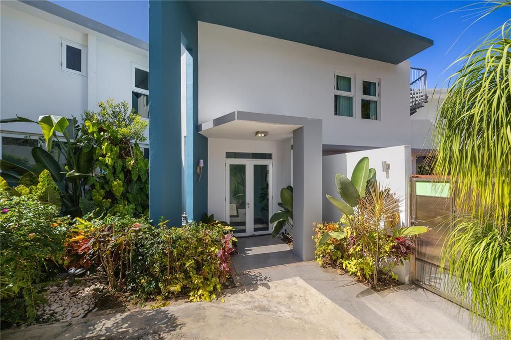 En Venta: $797,000 (5 camas, 4 baños, 3162 Pies cuadrados)