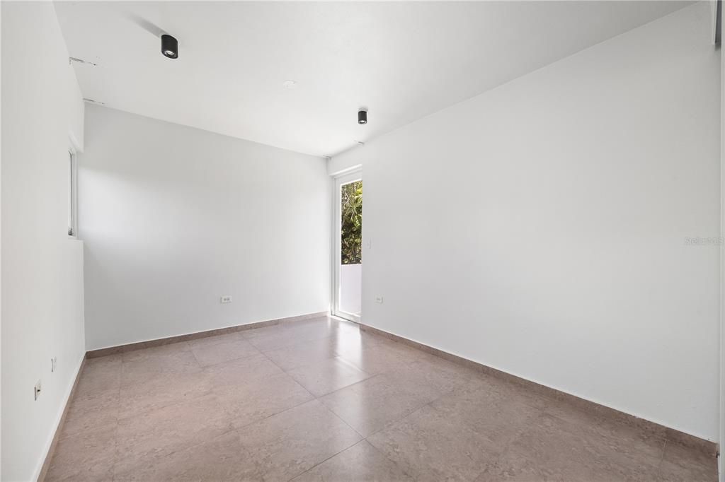 En Venta: $797,000 (5 camas, 4 baños, 3162 Pies cuadrados)