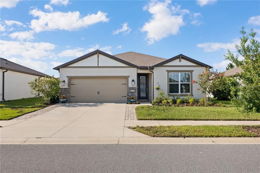 合同活跃: $318,813 (3 贝兹, 2 浴室, 1662 平方英尺)