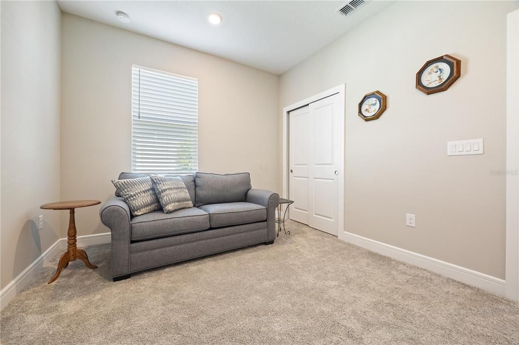 合同活跃: $318,813 (3 贝兹, 2 浴室, 1662 平方英尺)