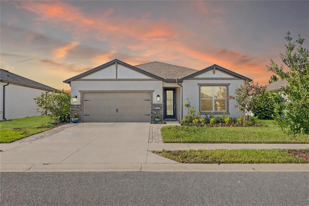 合同活跃: $318,813 (3 贝兹, 2 浴室, 1662 平方英尺)