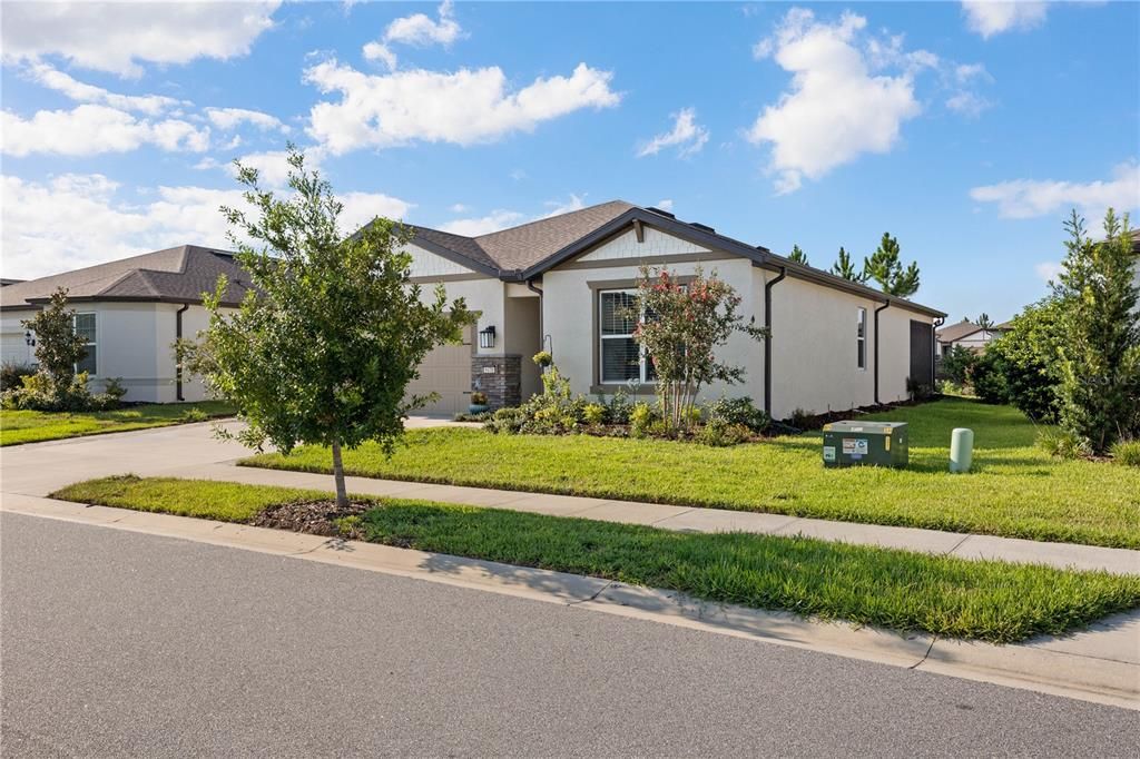 合同活跃: $318,813 (3 贝兹, 2 浴室, 1662 平方英尺)