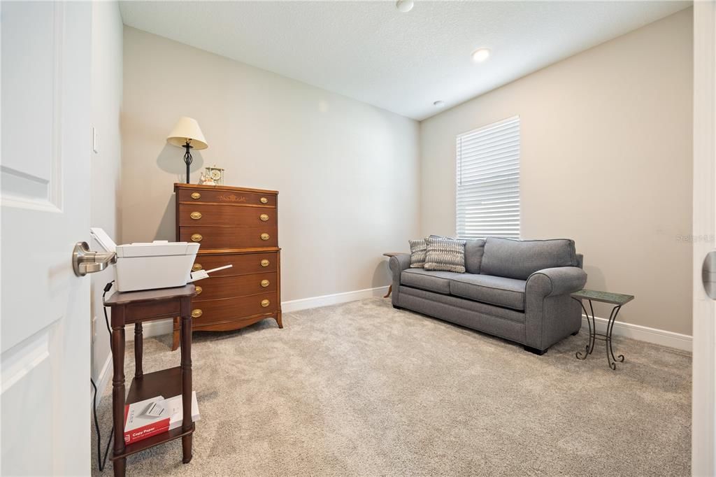 合同活跃: $318,813 (3 贝兹, 2 浴室, 1662 平方英尺)