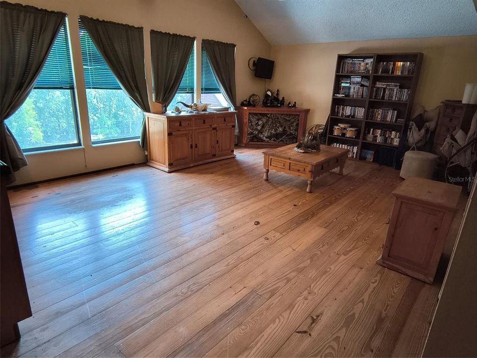 For Sale: $1,875,000 (4 beds, 3 baths, 3441 Square Feet)