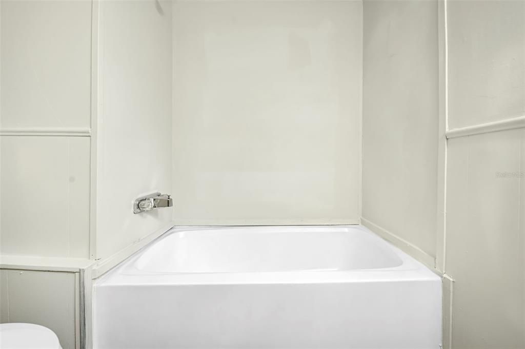 待售: $117,500 (2 贝兹, 1 浴室, 768 平方英尺)