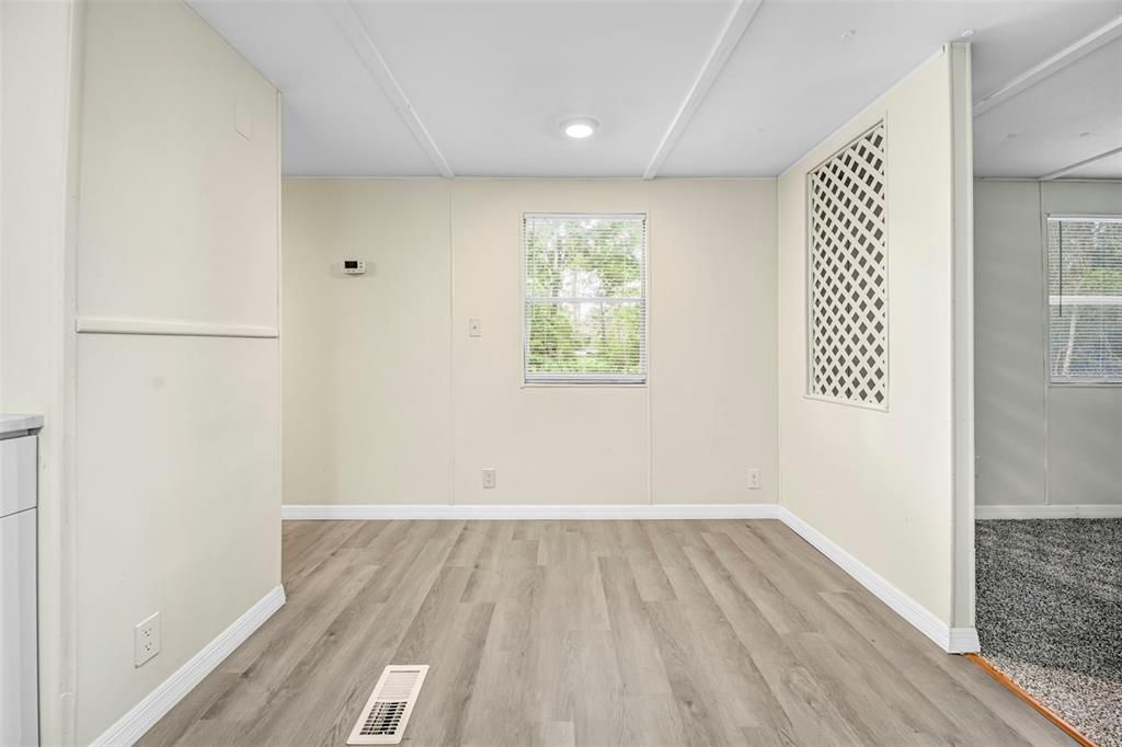 待售: $117,500 (2 贝兹, 1 浴室, 768 平方英尺)