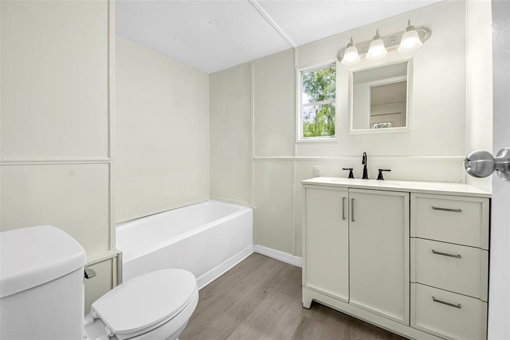 待售: $117,500 (2 贝兹, 1 浴室, 768 平方英尺)