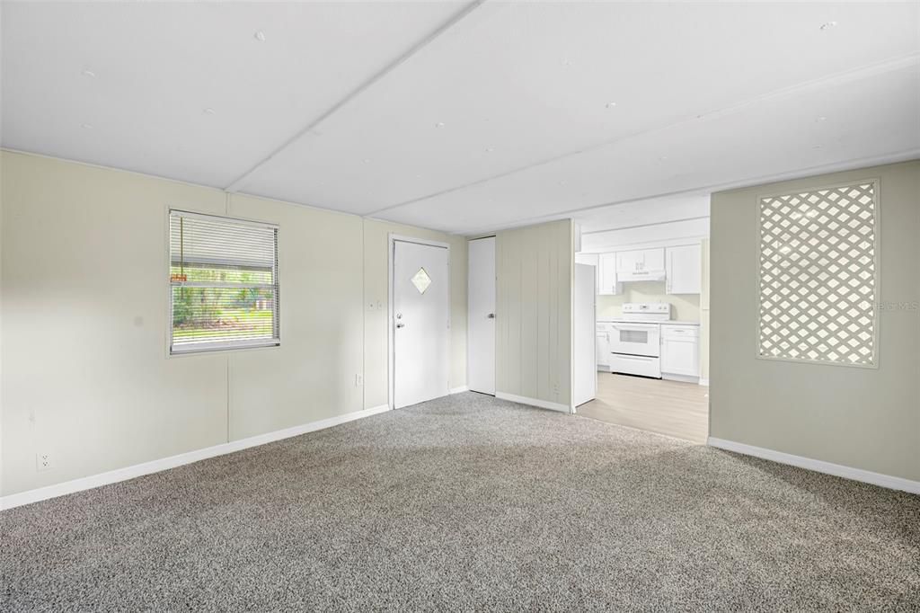 待售: $117,500 (2 贝兹, 1 浴室, 768 平方英尺)