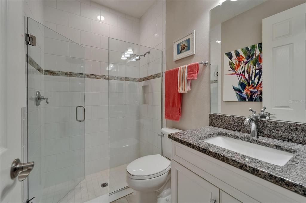 合同活跃: $588,400 (4 贝兹, 3 浴室, 2597 平方英尺)